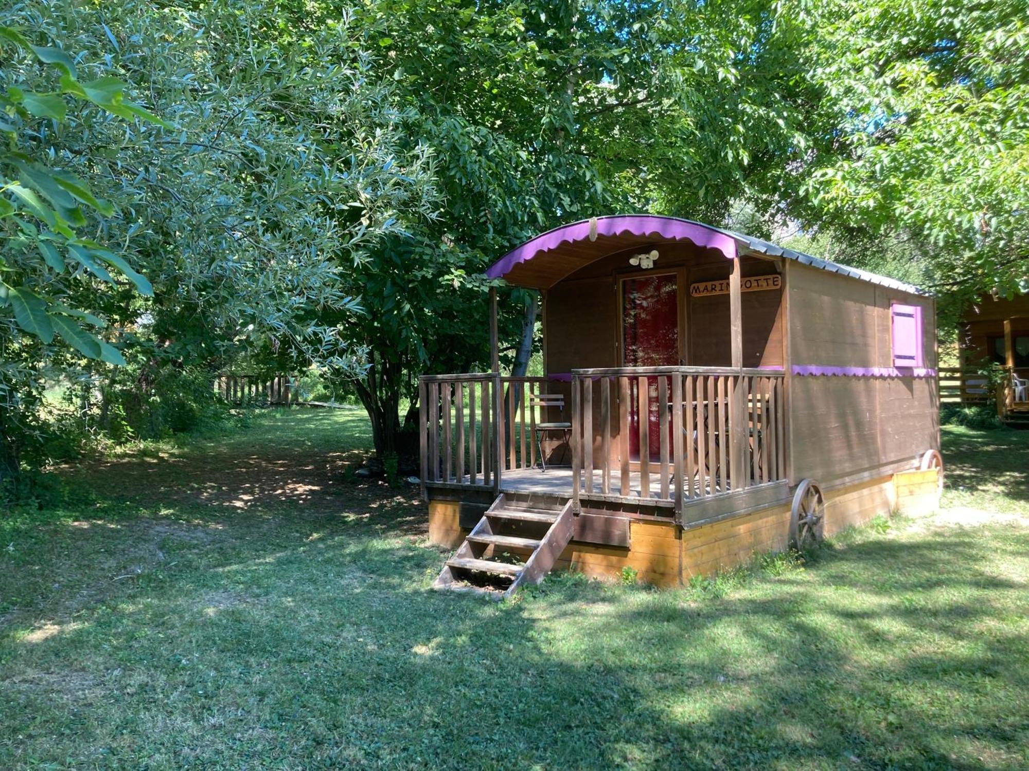 Camping, Hôtel De Plein Air Les Cariamas Chateauroux-les-Alpes Buitenkant foto